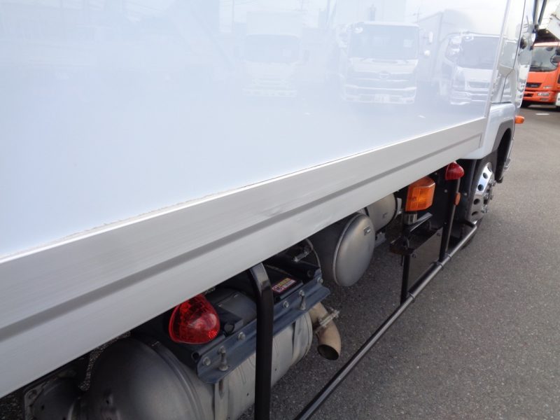 三菱 中型トラック 冷凍車エアサス 画像