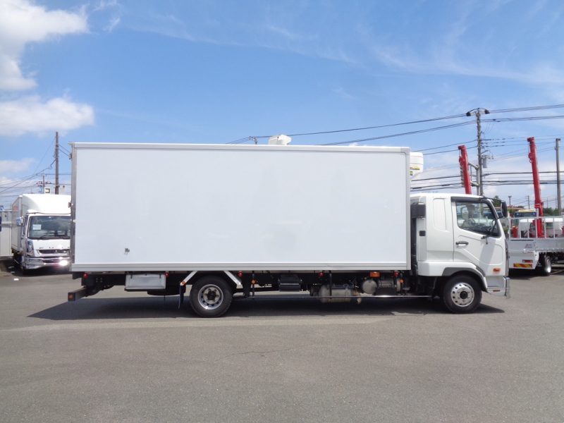 三菱 中型トラック 冷凍車エアサス 画像