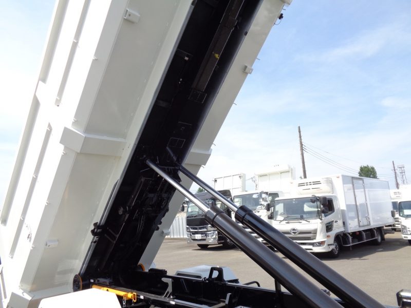 日野 大型トラック 増tロングアームロール8.2t(ロング・ショート切替) 画像