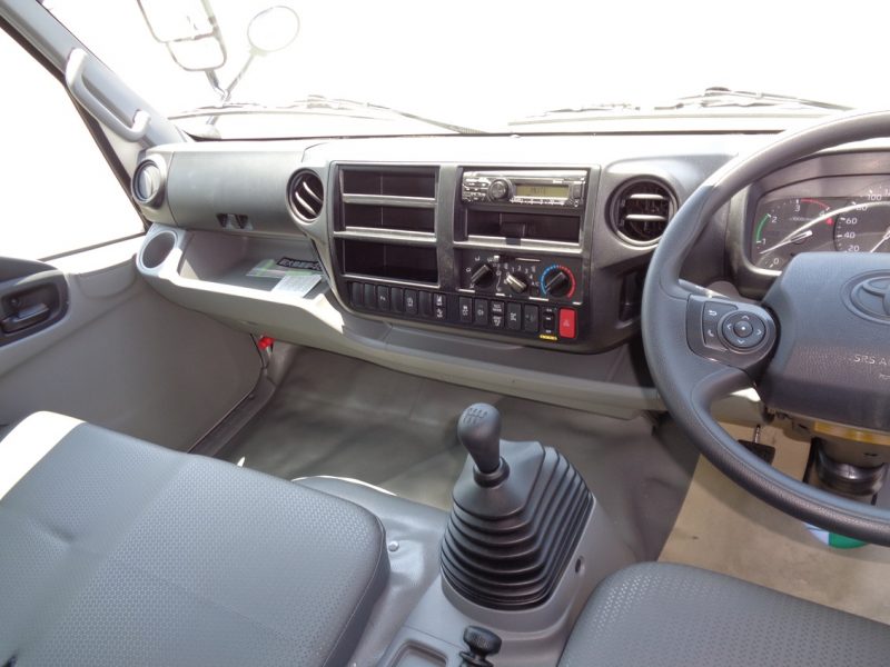 トヨタ 小型トラック 塵芥車(プレス式)5.9m3 画像