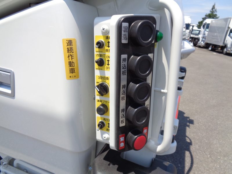 トヨタ 小型トラック 塵芥車(プレス式)5.9m3 画像