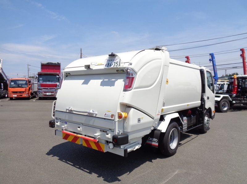 トヨタ 小型トラック 塵芥車(プレス式)5.9m3 画像