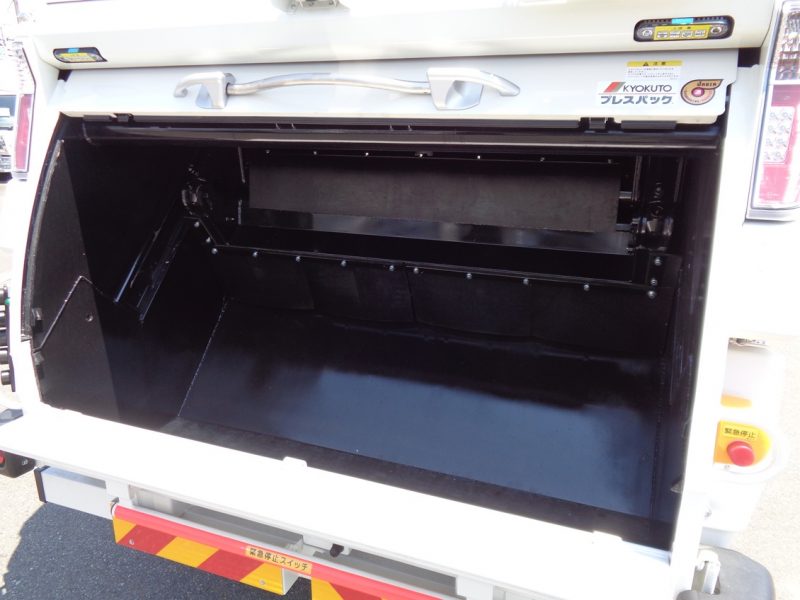 トヨタ 小型トラック 塵芥車(プレス式)5.9m3 画像