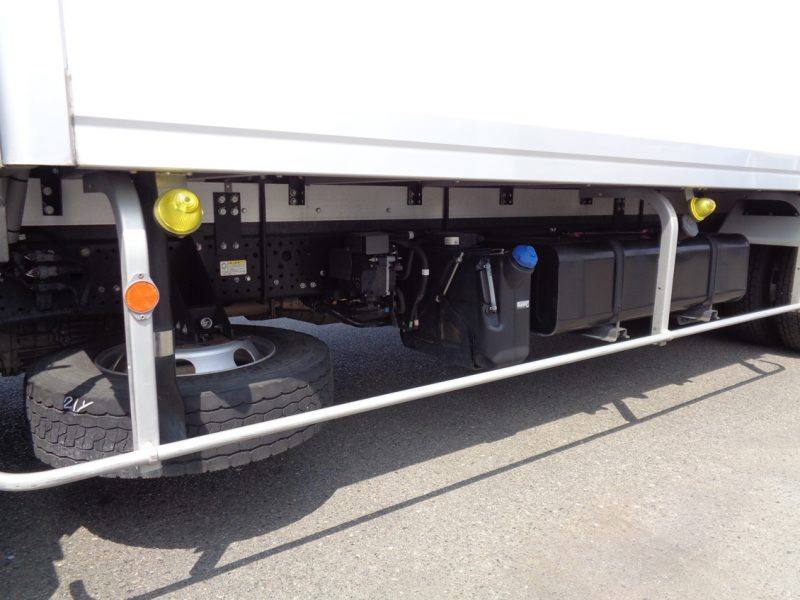 いすゞ 中型トラック 冷凍車ワイドエアサス格納PG付 画像