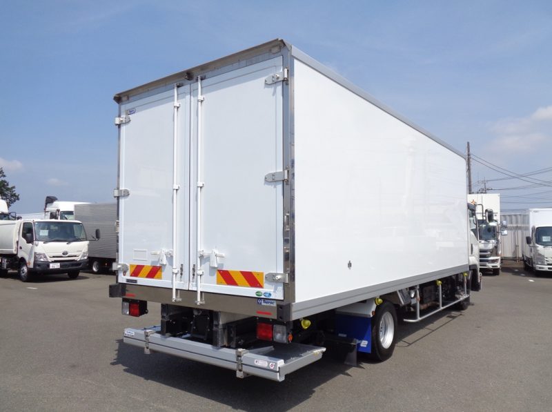 いすゞ 中型トラック 冷凍車ワイドエアサス格納PG付 画像