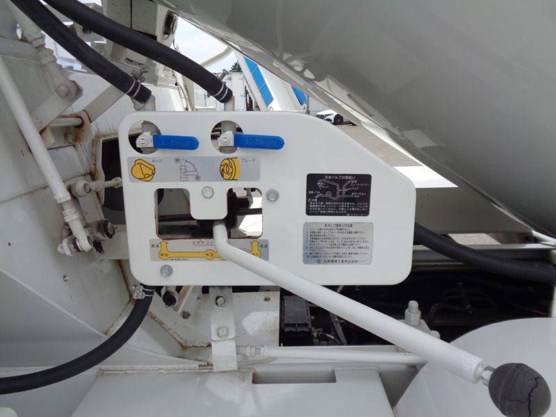 いすゞ 大型トラック 増tミキサー3.2m3(7.78t) 画像