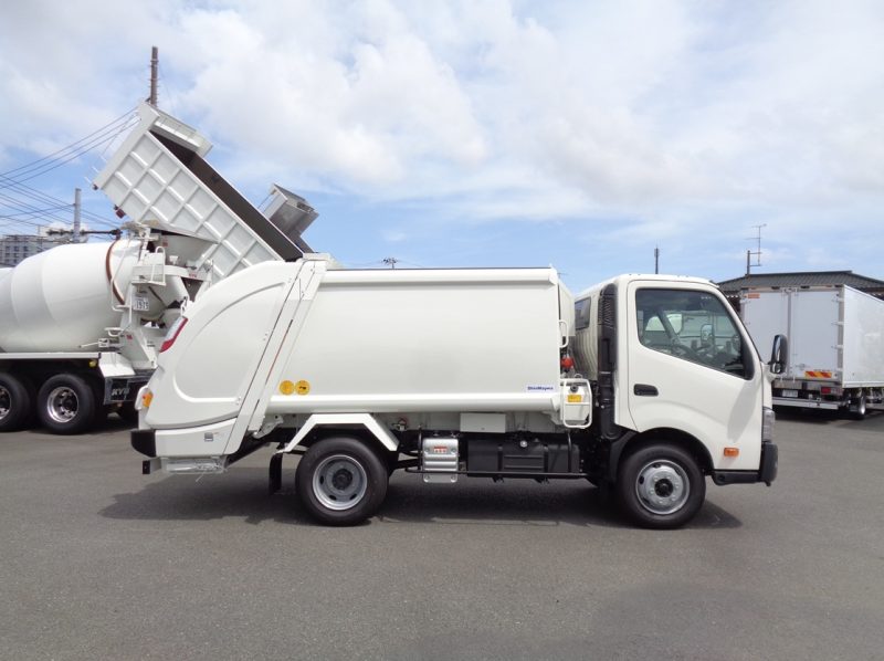 トヨタ 小型トラック 塵芥車(プレス式)6m3 画像