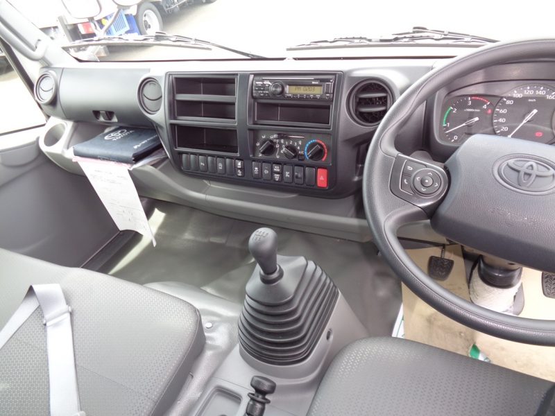 トヨタ 小型トラック 塵芥車(プレス式)6m3 画像
