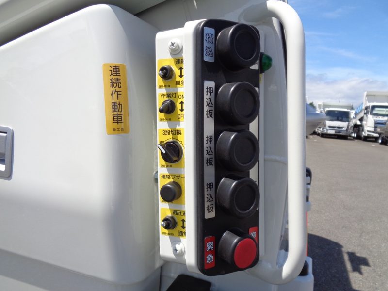 トヨタ 小型トラック 塵芥車(プレス式)4.3m3 画像