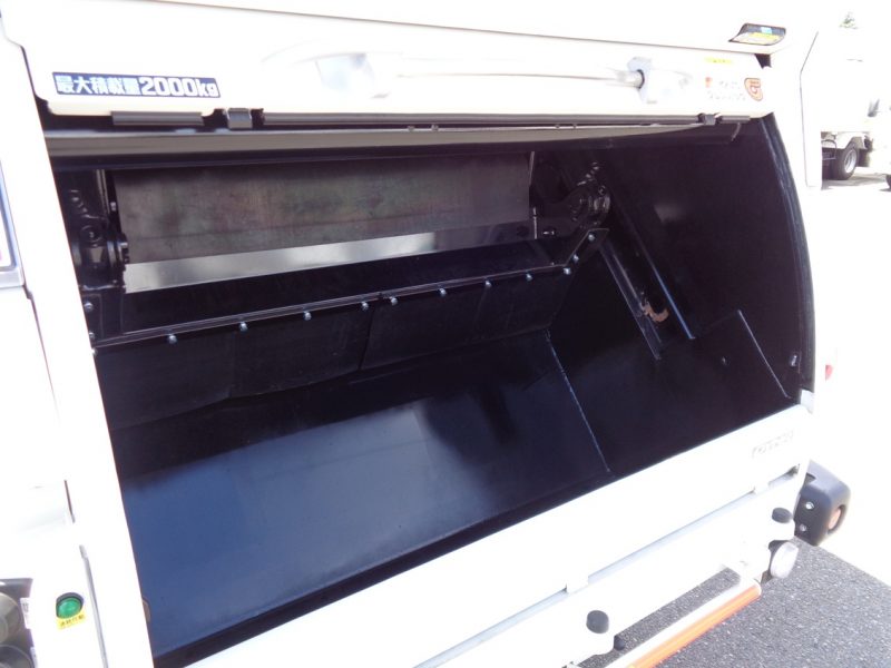 トヨタ 小型トラック 塵芥車(プレス式)4.3m3 画像