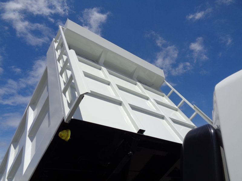 三菱 大型トラック 増t深ダンプ(6.6t) 画像