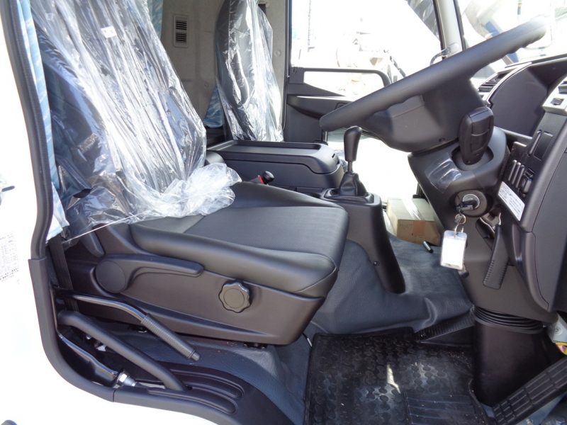 三菱 大型トラック 増t深ダンプ(6.6t) 画像