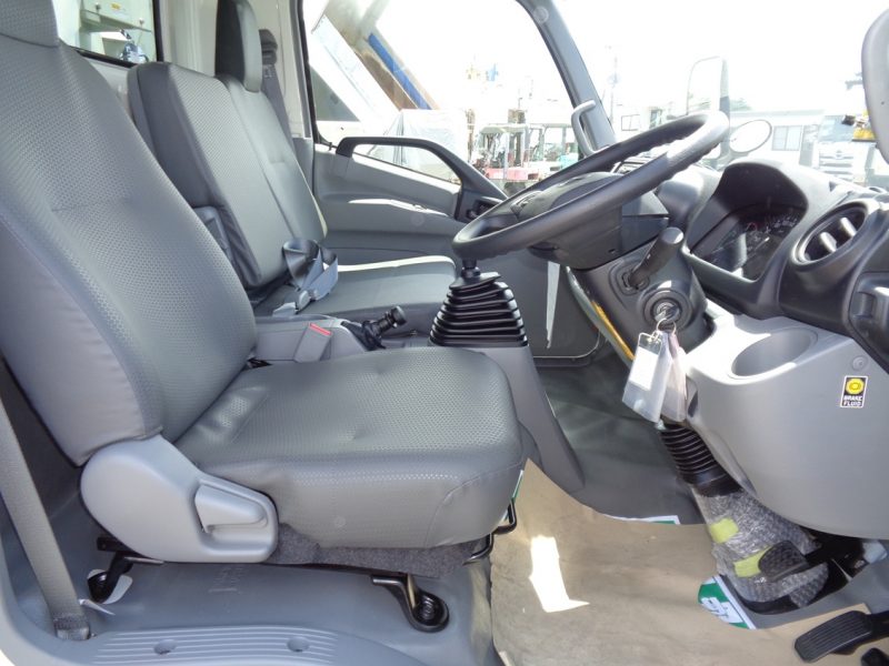 トヨタ 小型トラック 塵芥車(プレス式)6m3 画像
