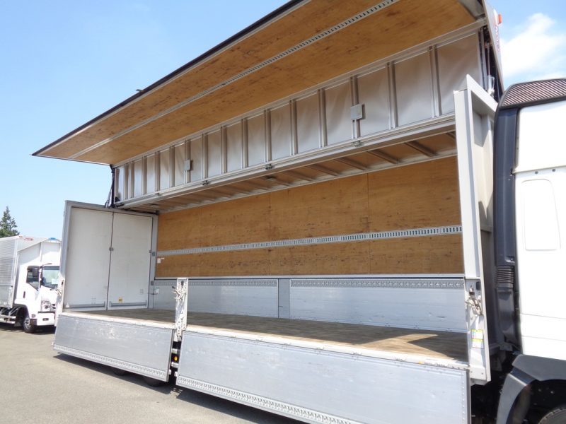 日野 大型トラック ウィングエアサスハイルーフ 画像