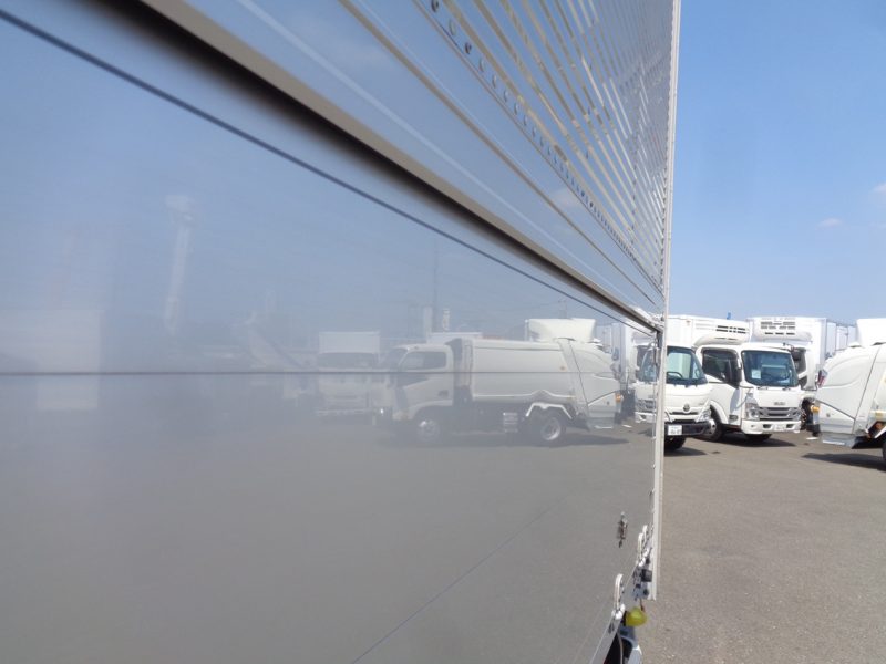 日野 大型トラック ウィングエアサスハイルーフ 画像