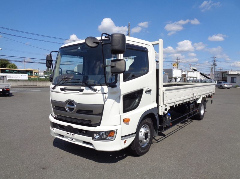 日野 中型トラック 平ボデー6.2m 画像