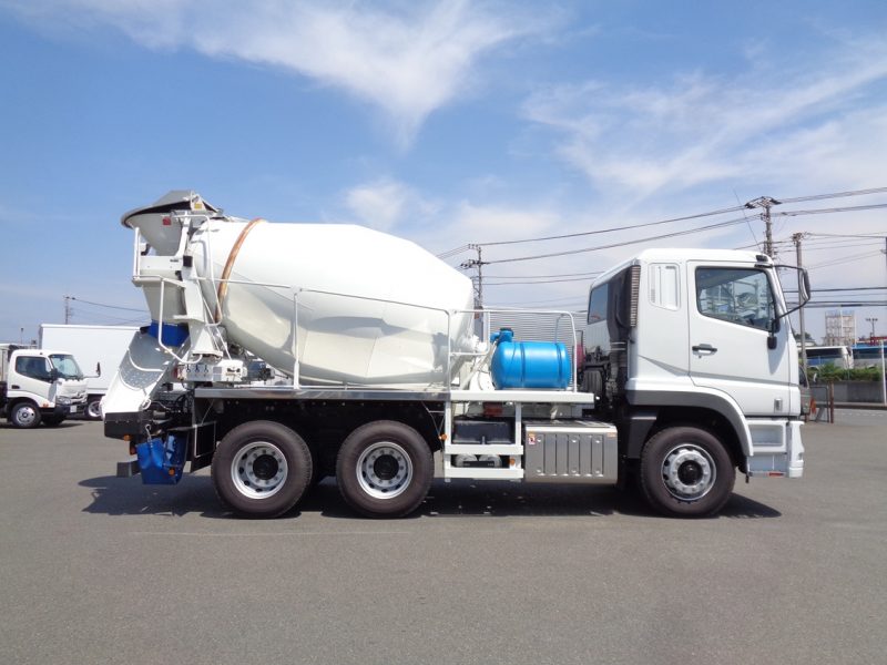 三菱 大型トラック ミキサー4.4m3カヤバ(シフトパイロット)油圧シュー 画像