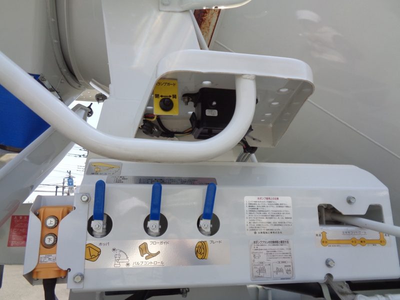 三菱 大型トラック ミキサー4.4m3カヤバ(シフトパイロット)油圧シュー 画像