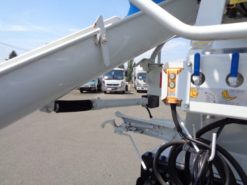 三菱 大型トラック ミキサー4.4m3カヤバ(シフトパイロット)油圧シュー 画像