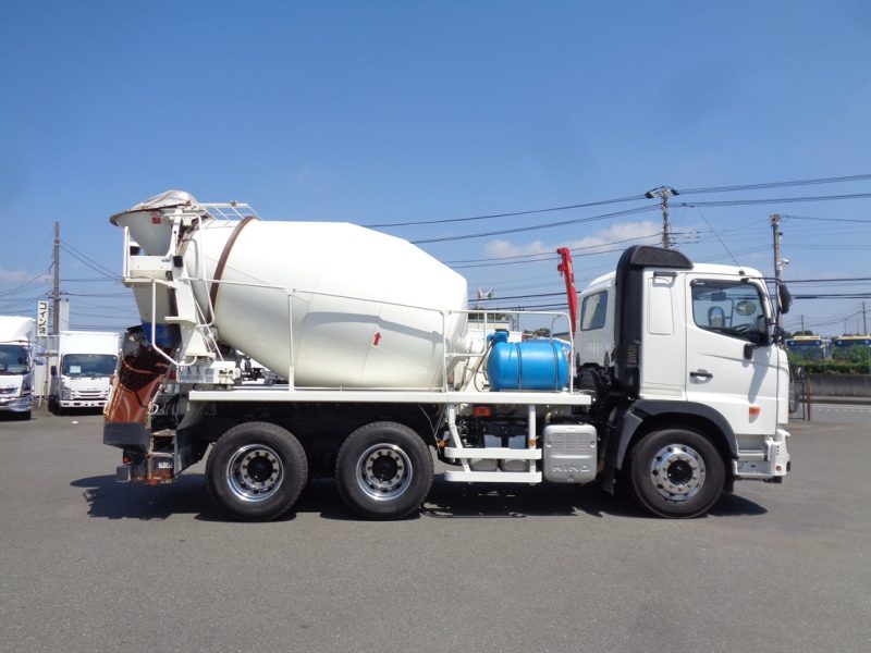 日野 大型トラック ミキサー4.4m3カヤバ 画像