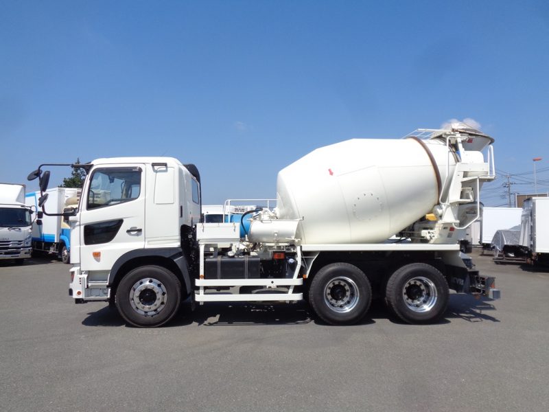 日野 大型トラック ミキサー4.4m3カヤバ 画像