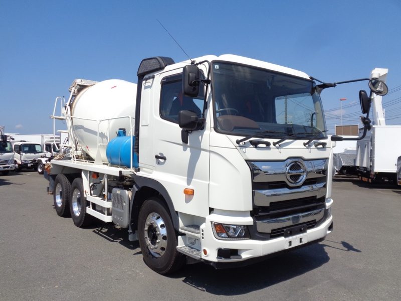 日野 大型トラック ミキサー4.4m3カヤバ 画像
