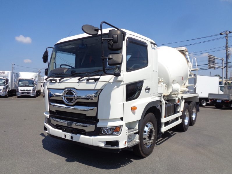 日野 大型トラック ミキサー4.4m3カヤバ 画像