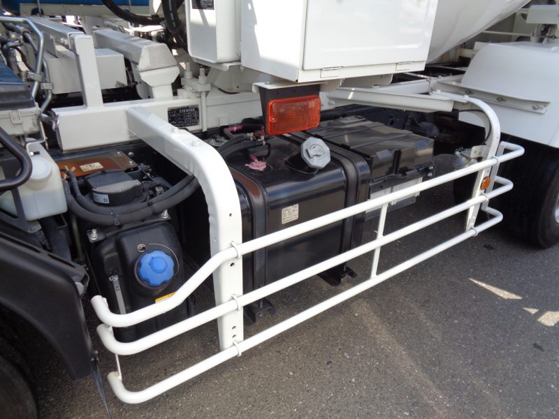 日産UD 大型トラック 増tミキサー3.2m3カヤバ 画像