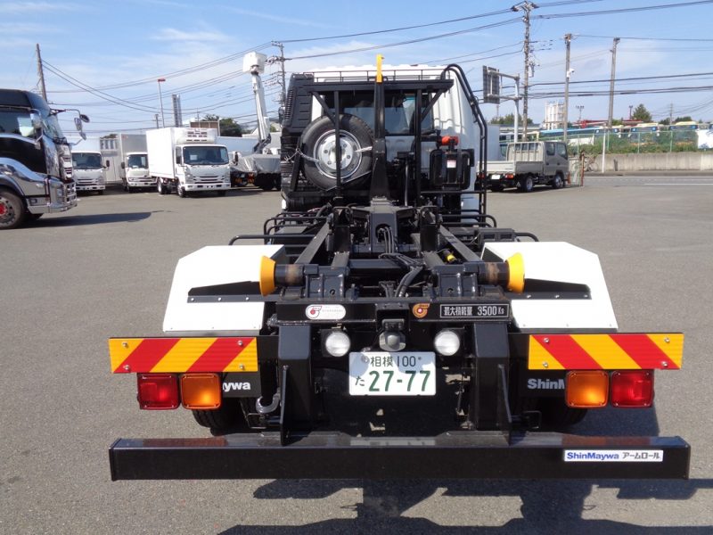 三菱 中型トラック アームロール 画像