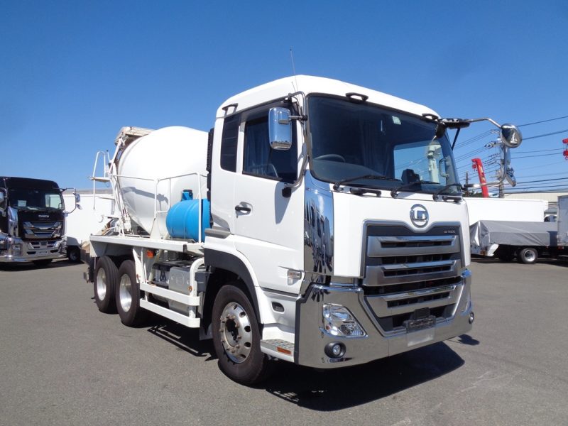日産UD 大型トラック ミキサー4.4m3カヤバ 画像