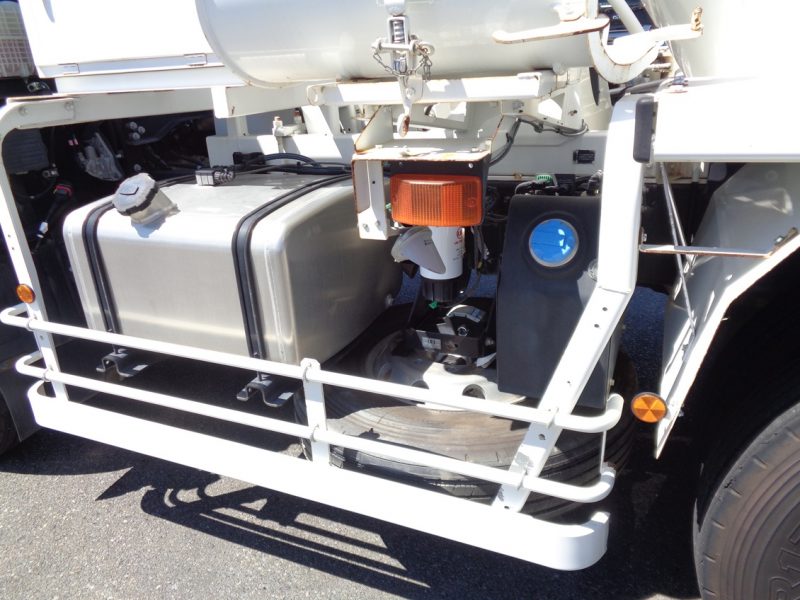 日産UD 大型トラック ミキサー4.4m3カヤバ 画像