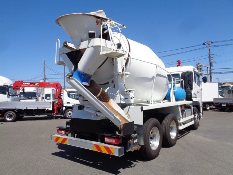 日産UD 大型トラック ミキサー4.4m3カヤバ 画像