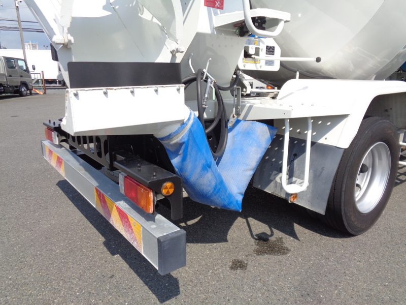 日産UD 大型トラック 増tミキサー3.2m3カヤバ 画像