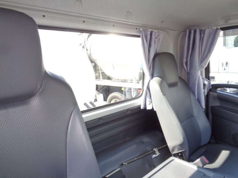 日産UD 大型トラック 増tミキサー3.2m3カヤバ 画像