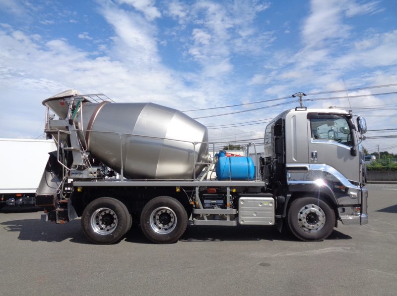 いすゞ 大型トラック ミキサー4.4m3カヤバ 画像