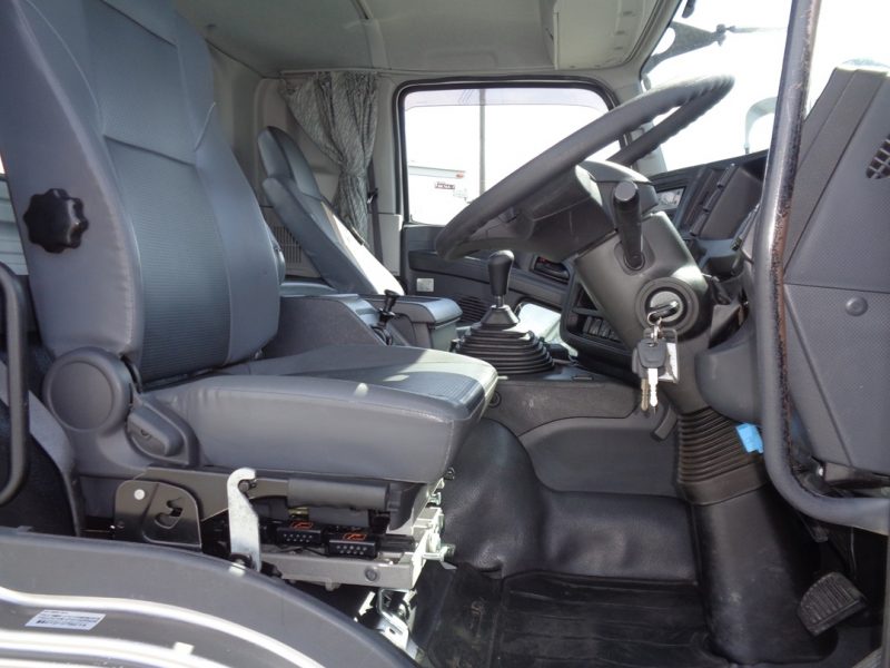 いすゞ 大型トラック ミキサー4.4m3カヤバ 画像