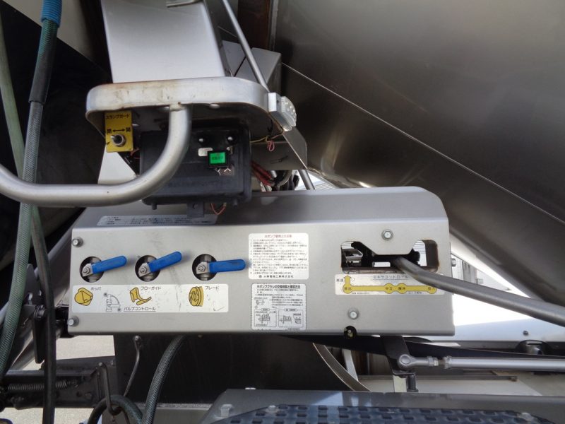 いすゞ 大型トラック ミキサー4.4m3カヤバ 画像