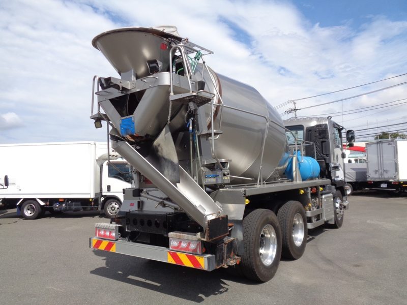 いすゞ 大型トラック ミキサー4.4m3カヤバ 画像