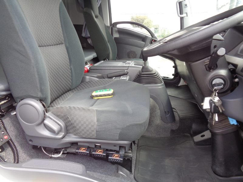 日産UD 中型トラック 冷凍車ワイドエアサス格納PG付 画像