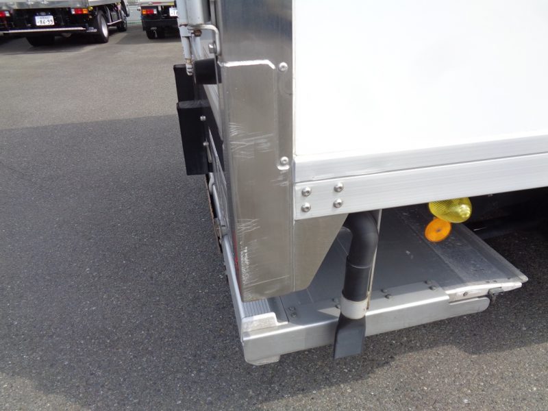 日産UD 中型トラック 冷凍車ワイドエアサス格納PG付 画像