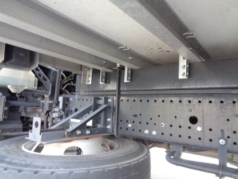 日産UD 中型トラック 冷凍車ワイドエアサス格納PG付 画像