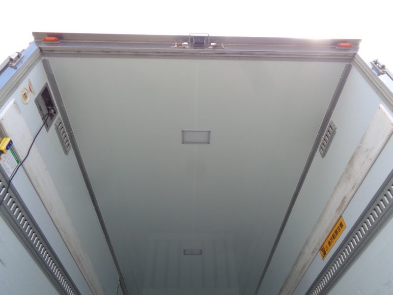 日産UD 中型トラック 冷凍車ワイドエアサス格納PG付 画像