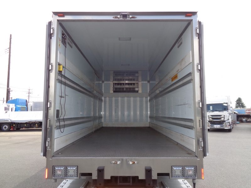 日産UD 中型トラック 冷凍車ワイドエアサス格納PG付 画像