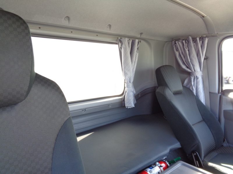 日産UD 中型トラック 冷凍車ワイドエアサス格納PG付 画像