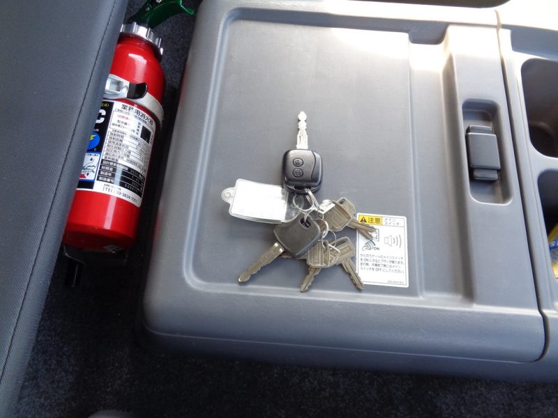 日産UD 中型トラック 冷凍車ワイドエアサス格納PG付 画像