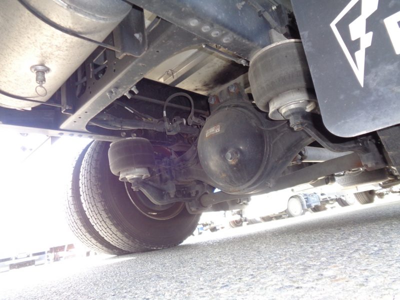 日産UD 中型トラック 冷凍車ワイドエアサス格納PG付 画像