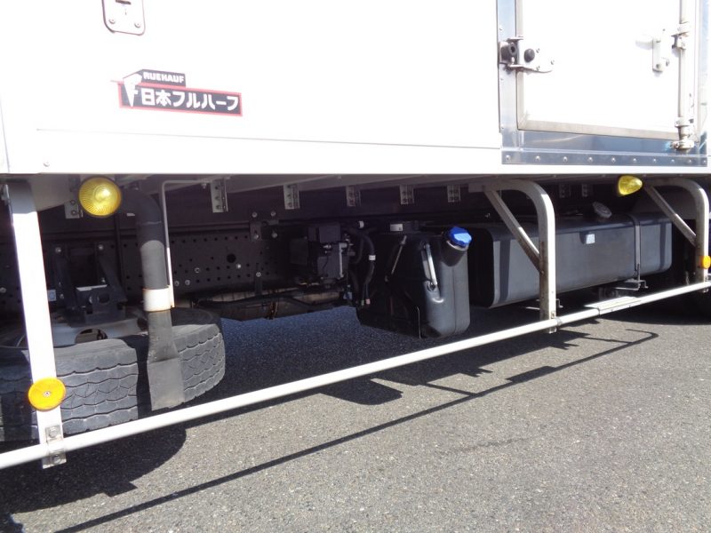 日産UD 中型トラック 冷凍車ワイドエアサス格納PG付 画像