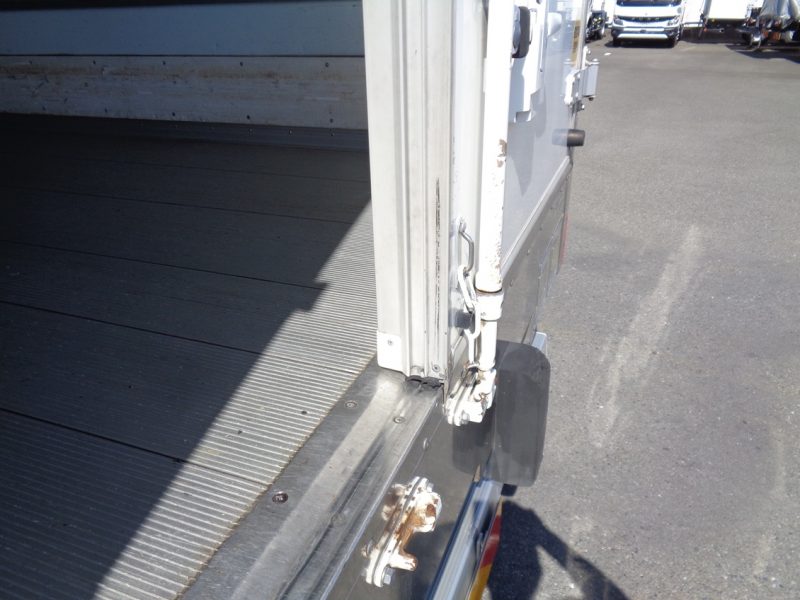 日産UD 中型トラック 冷凍車ワイドエアサス格納PG付 画像