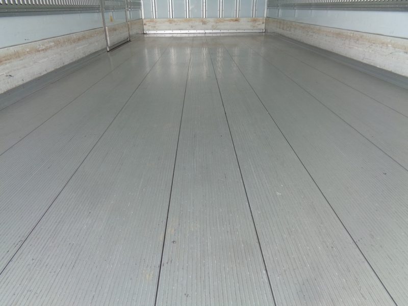 日産UD 中型トラック 冷凍車ワイドエアサス格納PG付 画像