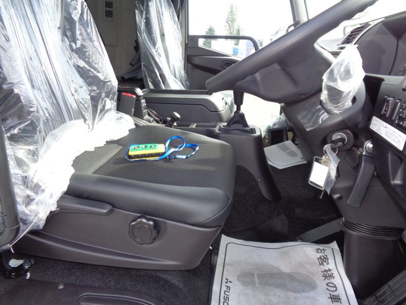 三菱 中型トラック 冷凍車ワイドエアサス格納PG付 画像